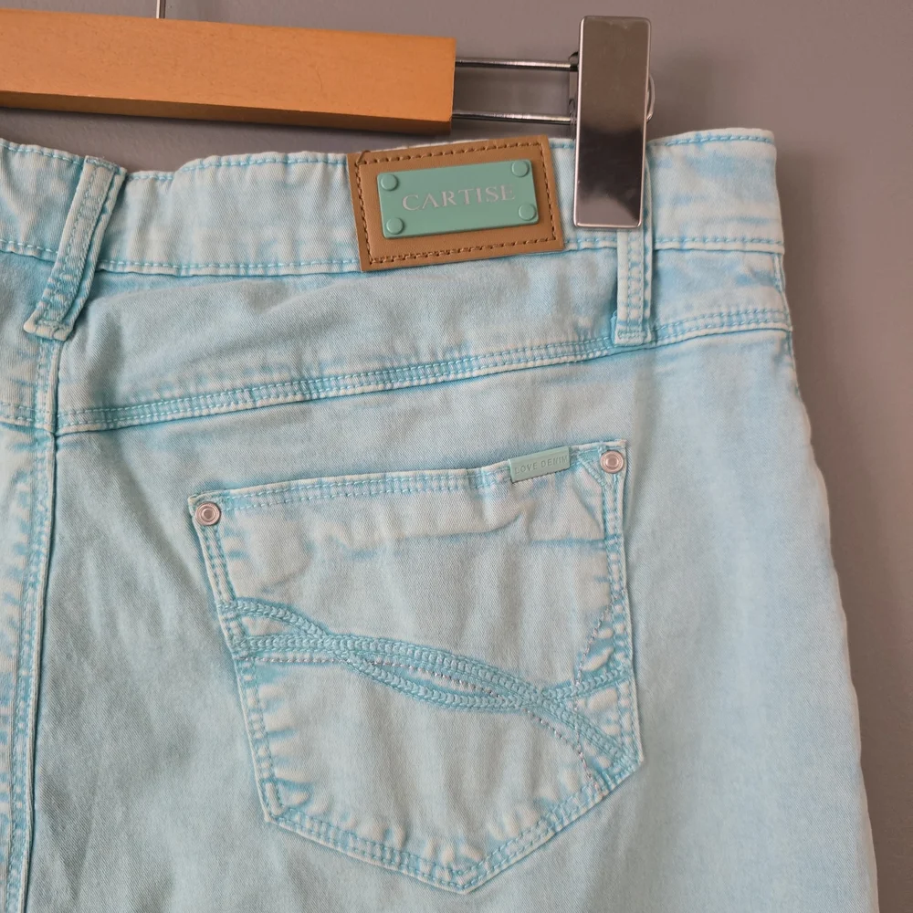 Casual Light Blue Wash Denim Women's  Straight-Leg Pants. Measurememts In Desc - Picture 5 of 8